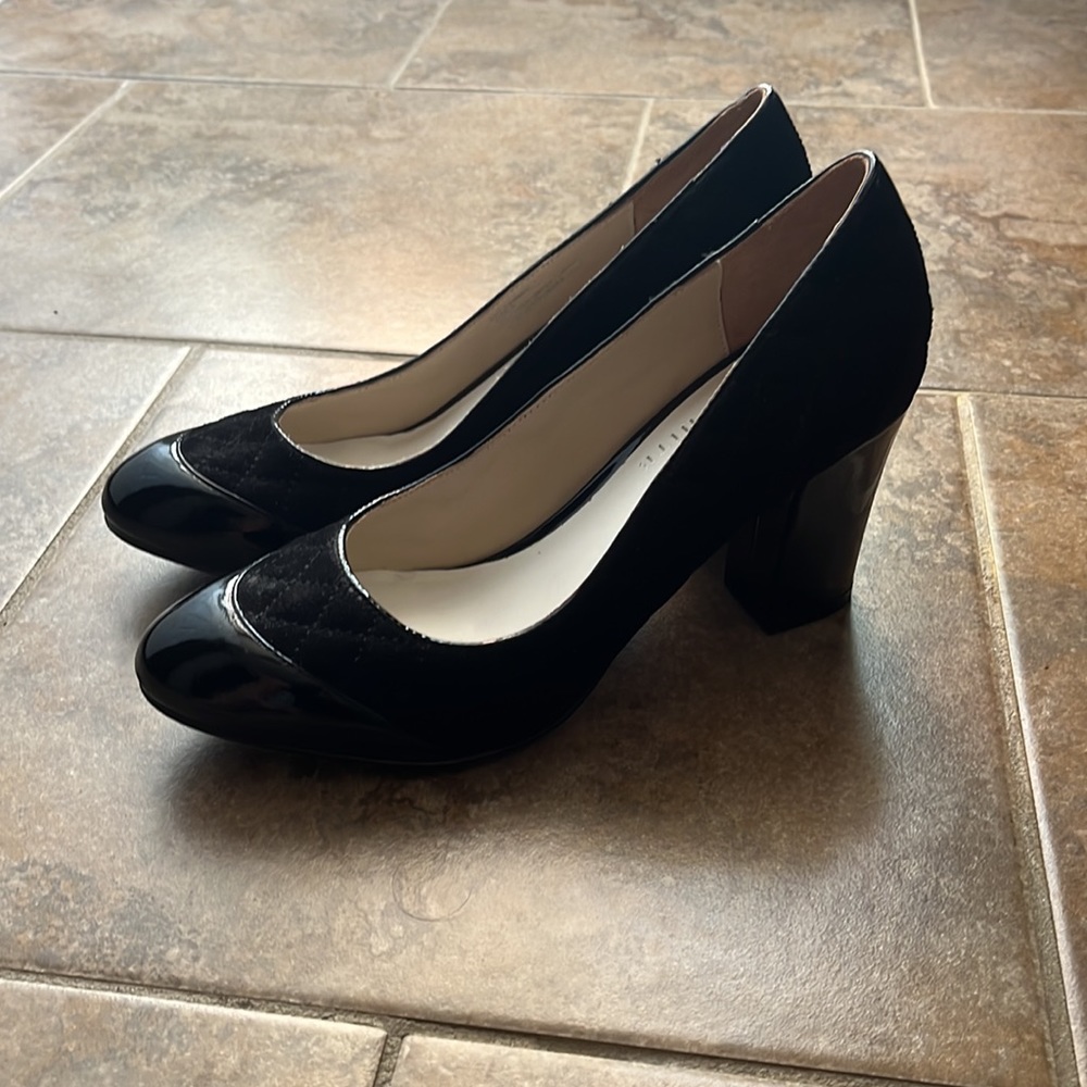 Ron White black heels